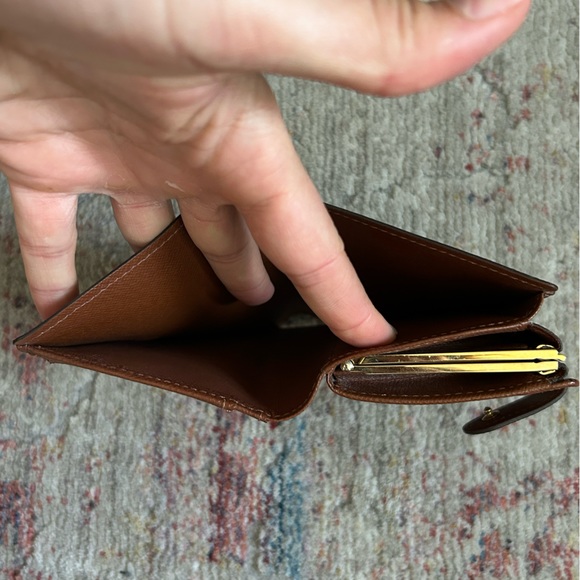 Louis Vuitton Kisslock Wallet - Picture 10 of 17